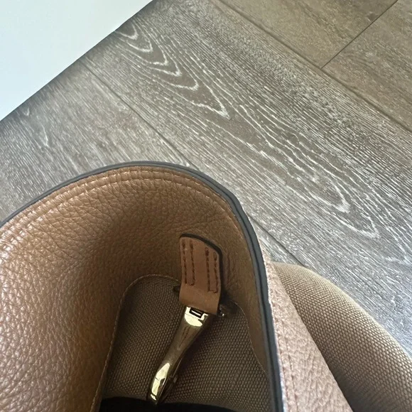 JUST REDUCED. Burberry canvas bag with inside pouch - Picture 9 of 13